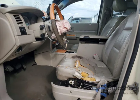 2008 Chrysler Aspen Limited z USA, uszkodzony, nr VIN 1A8HX58208F104510